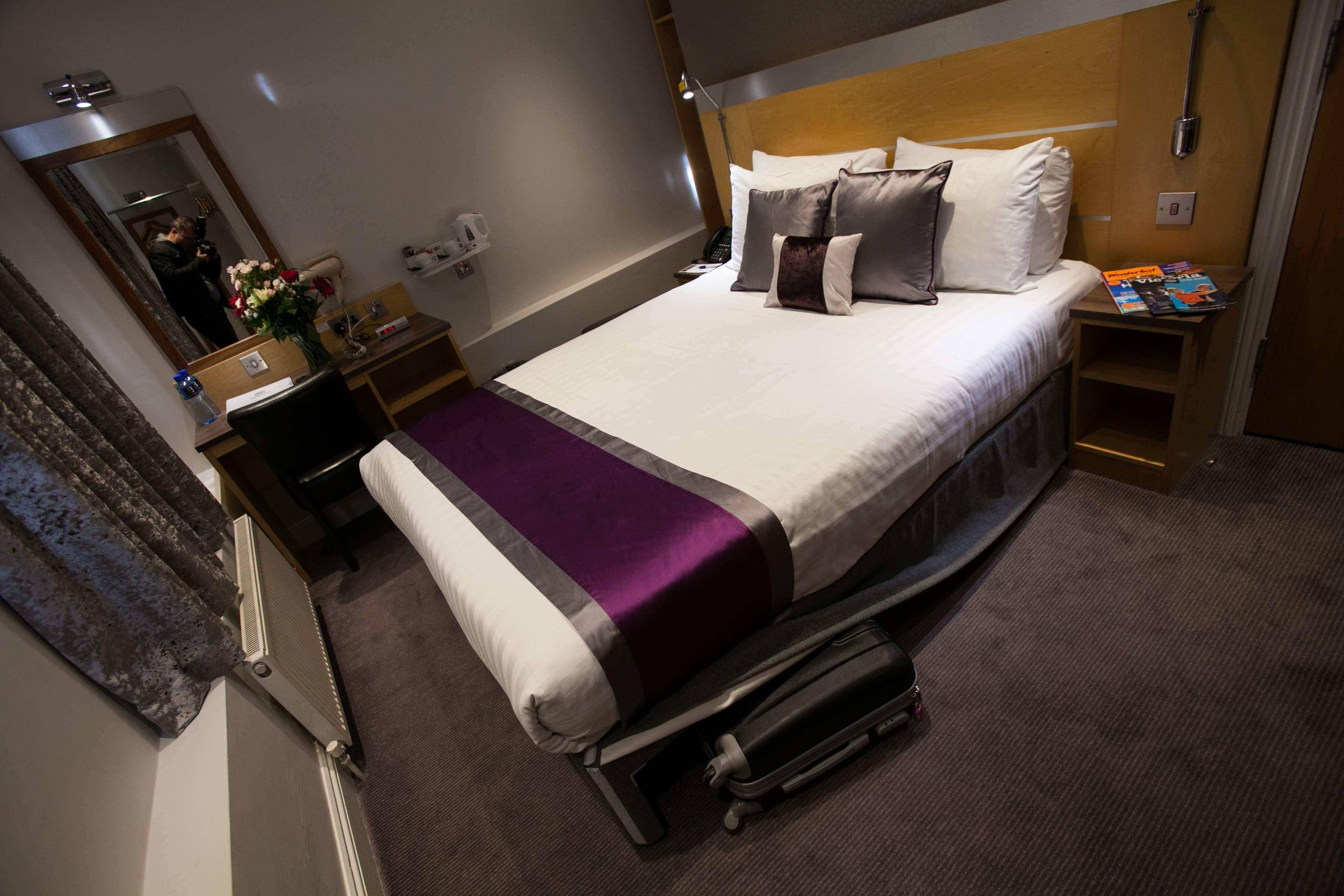 Best Western Victoria Palace Лондон Екстериор снимка