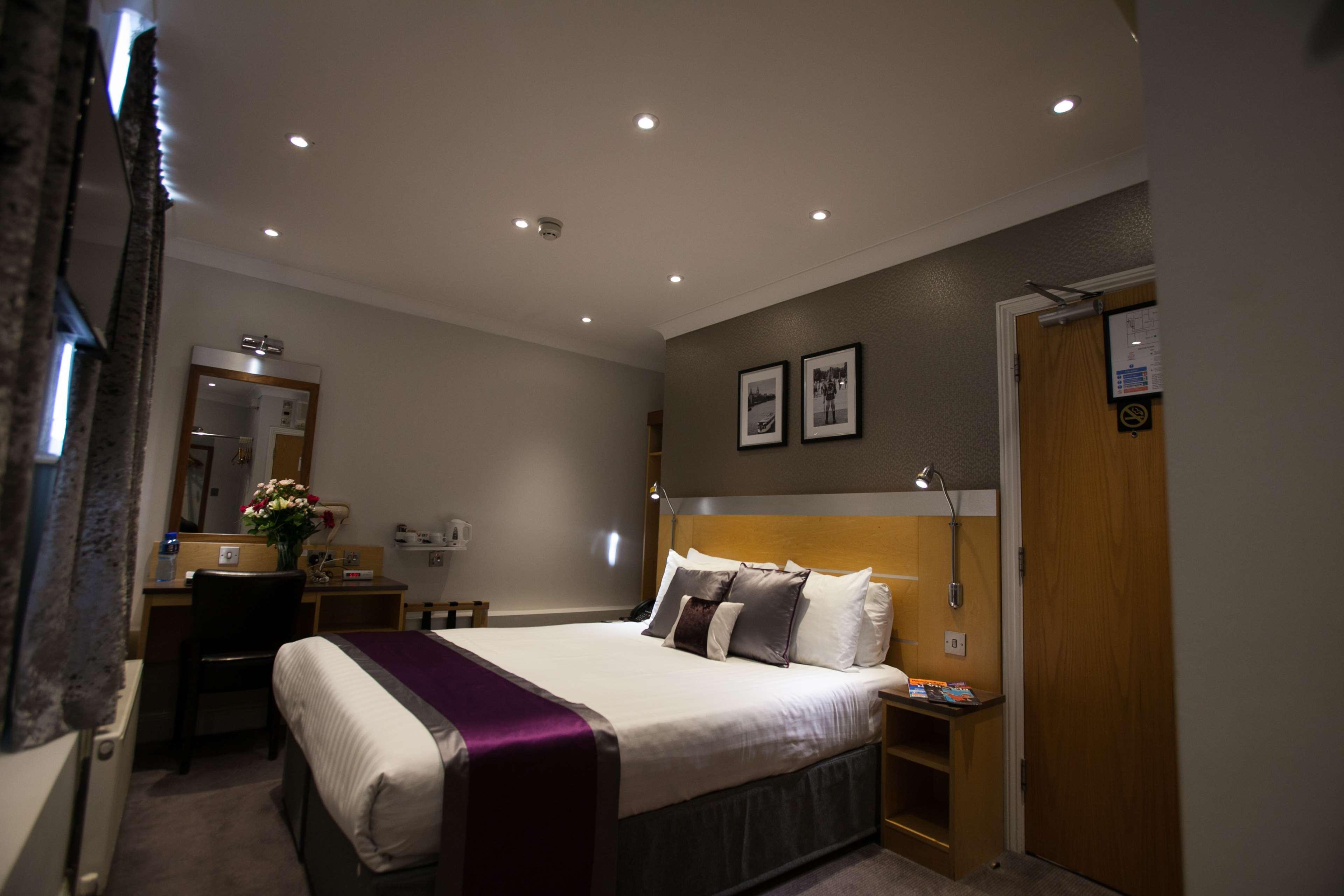 Best Western Victoria Palace Лондон Екстериор снимка