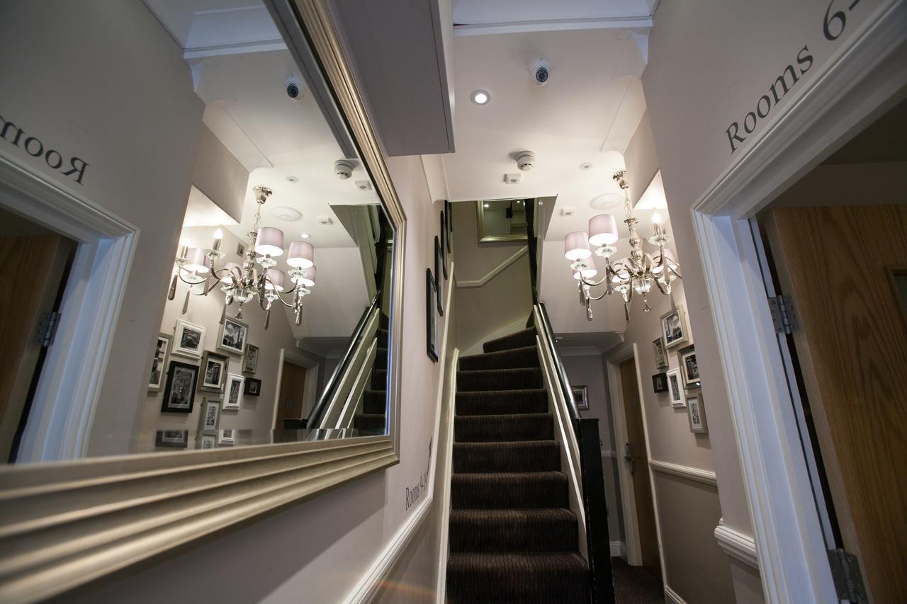 Best Western Victoria Palace Лондон Екстериор снимка